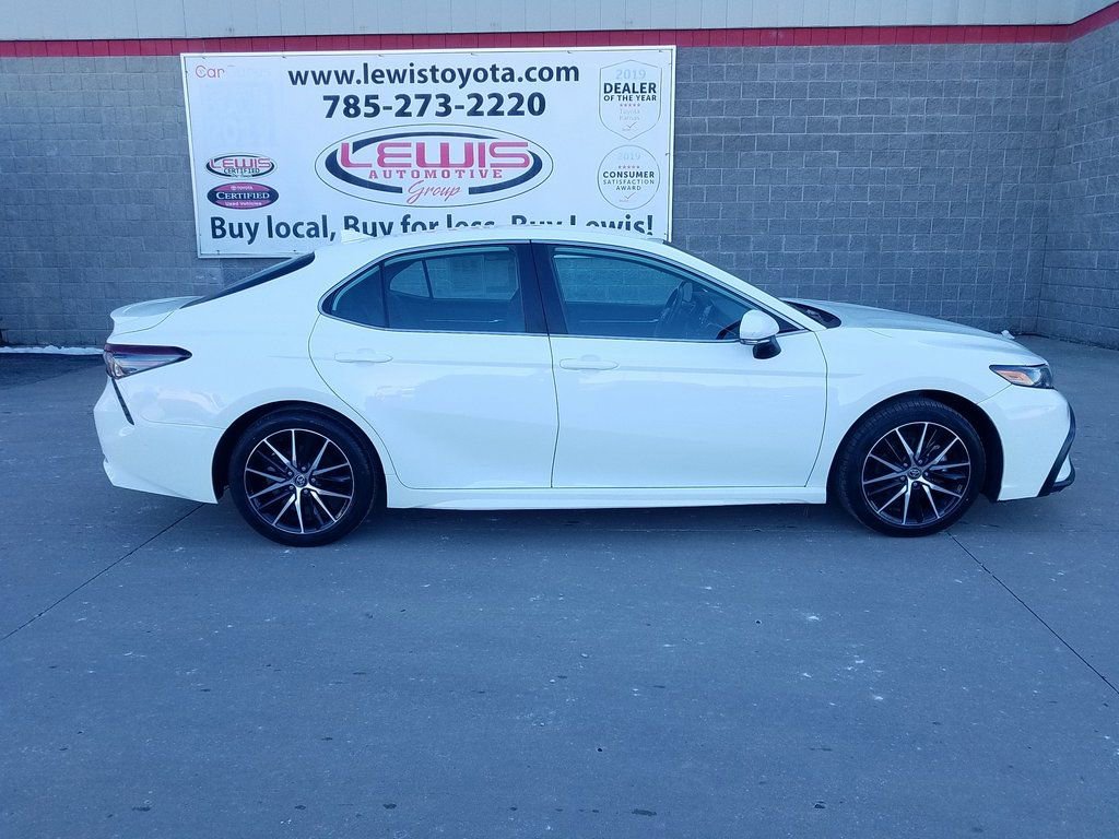 Used 2023 Toyota Camry SE with VIN 4T1G11AK1PU773091 for sale in Kansas City