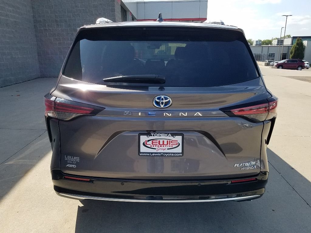 Certified 2024 Toyota Sienna Platinum 7 Passenger Van Passenger Van