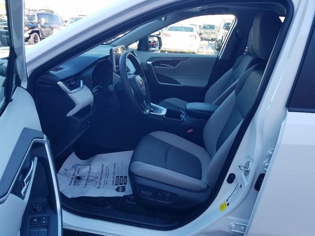 New 2025 Toyota RAV4 Hybrid XLE SUV