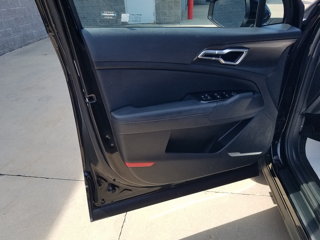 Used 2025 Kia Sportage EX with VIN 5XYK3CDF1SG246259 for sale in Kansas City