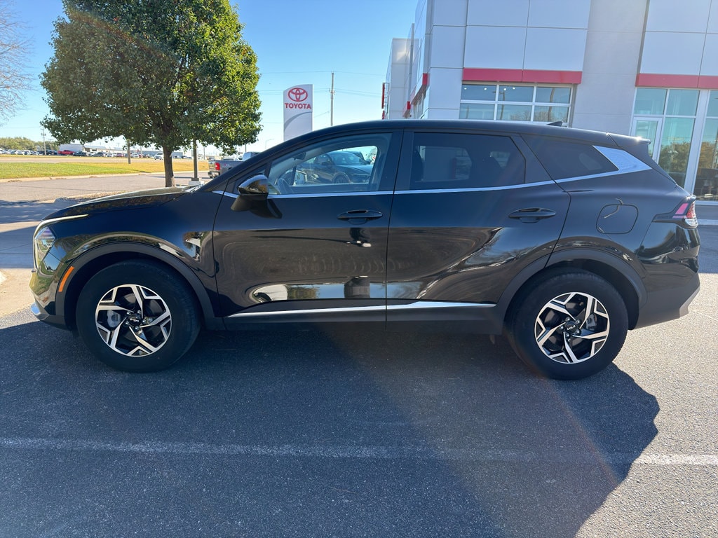 Used 2024 Kia Sportage LX SUV