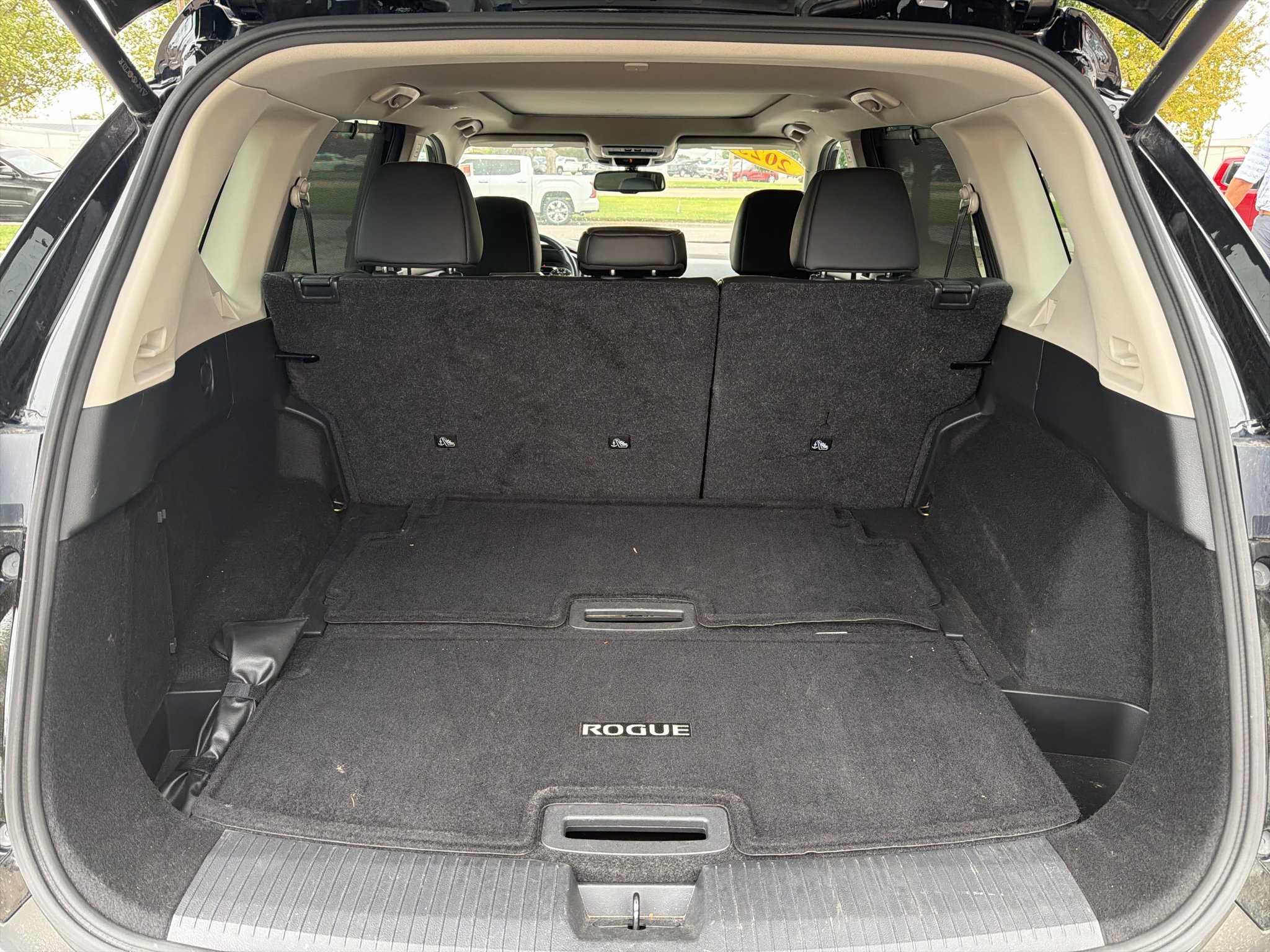 2025 Nissan Rogue SV - Photo 20