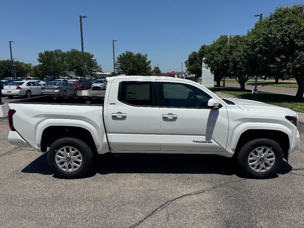 2025 Toyota Tacoma SR5 photo 2