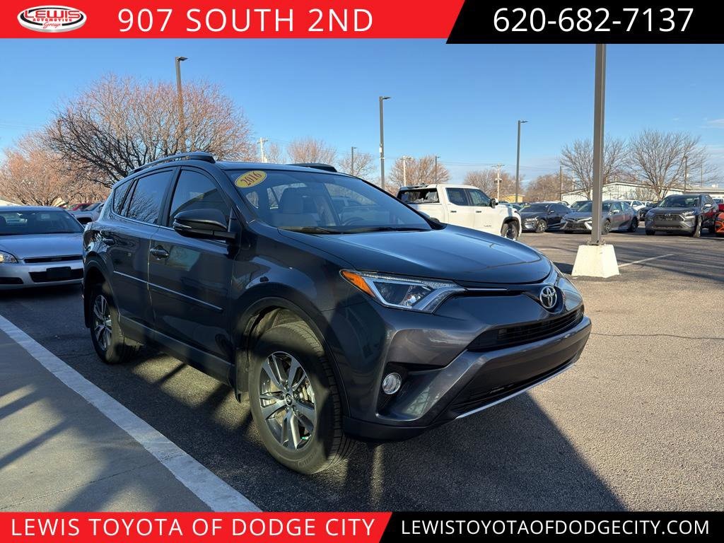2016 Toyota RAV4 XLE's photo