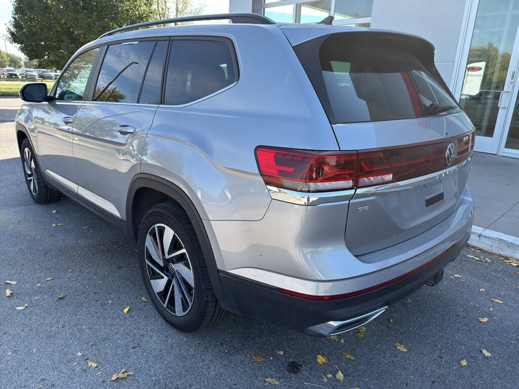 2024 Volkswagen Atlas SE Technology photo 3