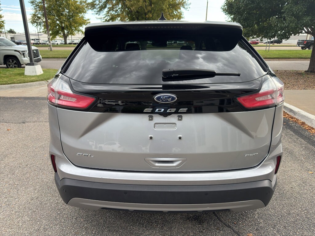 2023 Ford Edge SEL photo 4