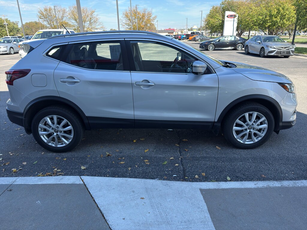 2021 Nissan Rogue Sport SV photo 2