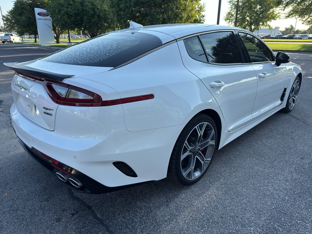 2020 Kia Stinger GT photo 3