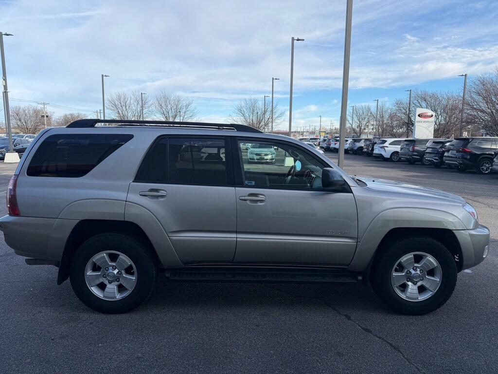 2004 Toyota 4Runner SR5 photo 2