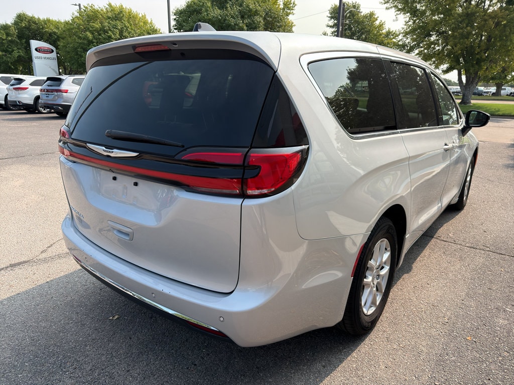 Used 2024 Chrysler Pacifica Touring L Van Passenger Van