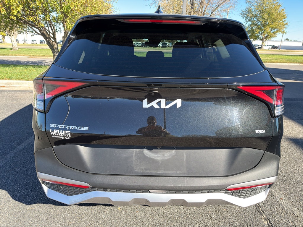 Used 2024 Kia Sportage LX SUV