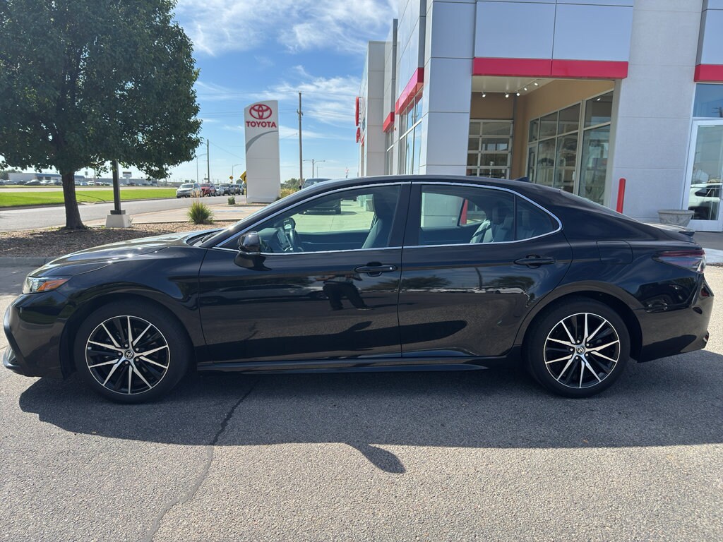 Used 2023 Toyota Camry SE Sedan