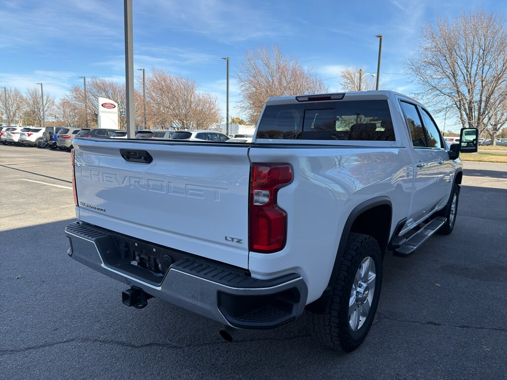 2023 Chevrolet Silverado 2500HD LTZ photo 3