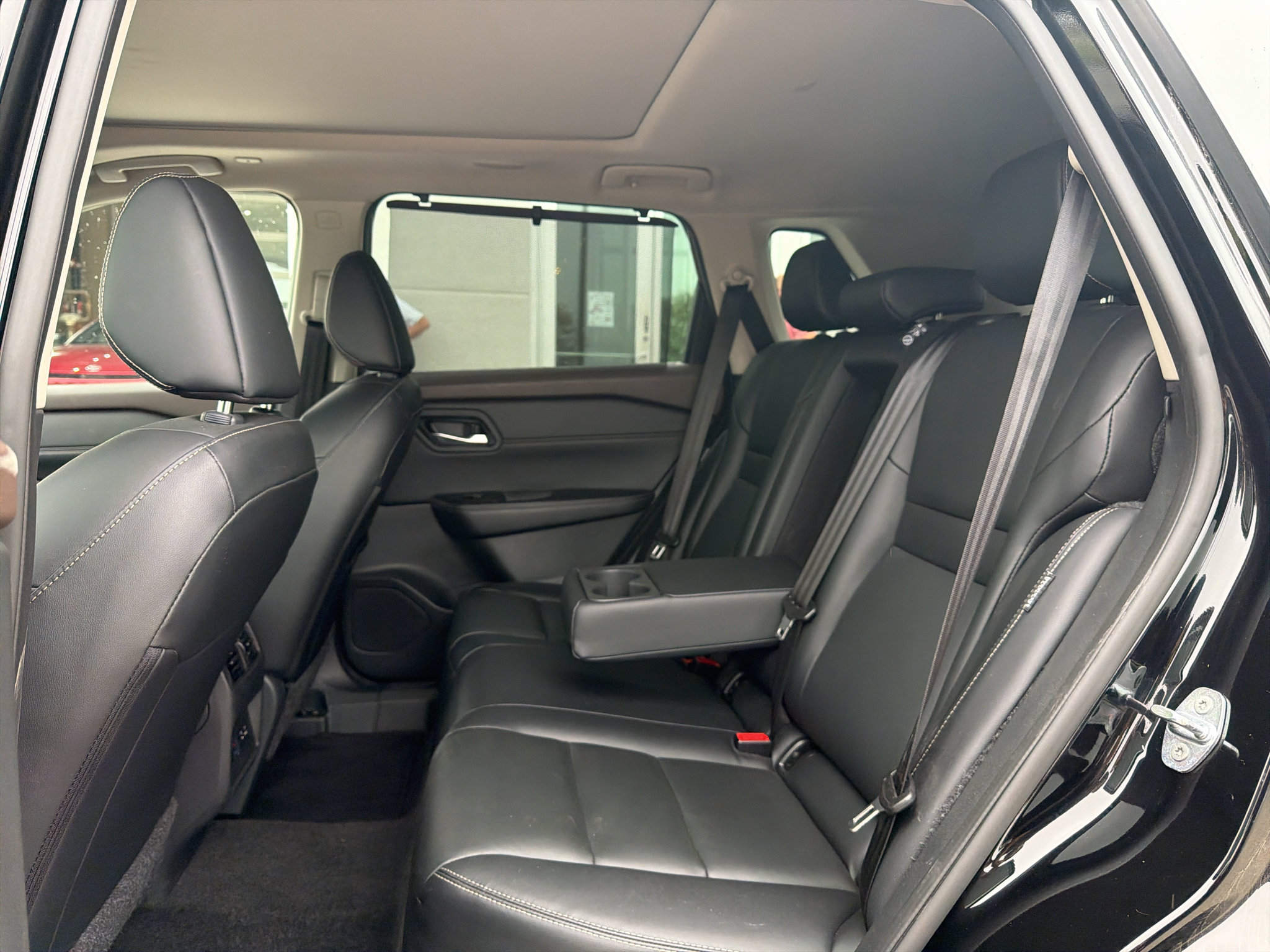 2025 Nissan Rogue SV - Photo 17