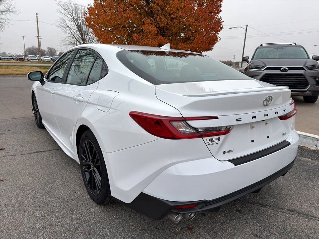Used 2025 Toyota Camry SE Sedan