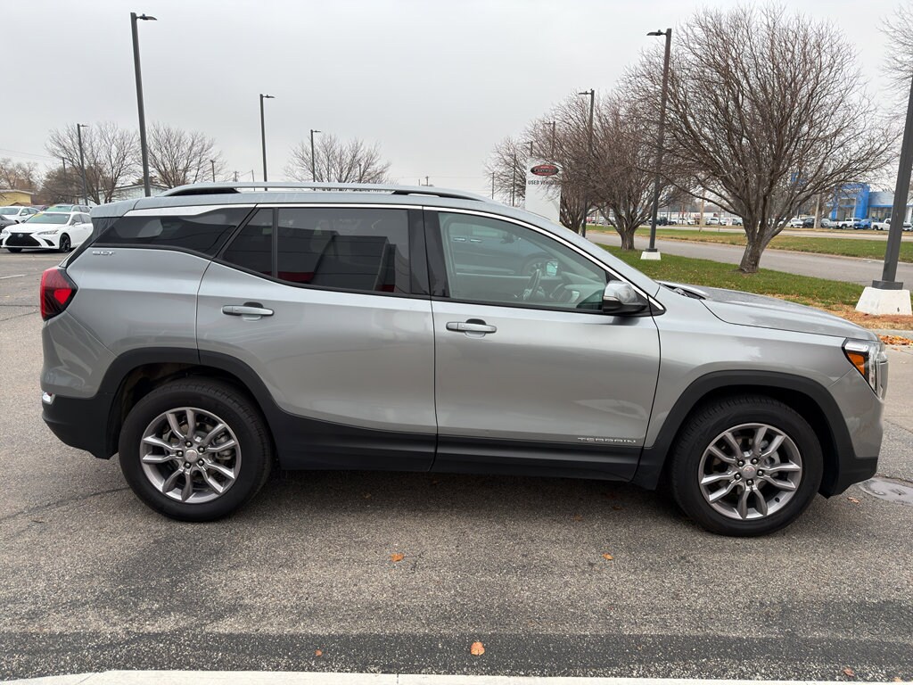 Used 2024 GMC Terrain SLT SUV