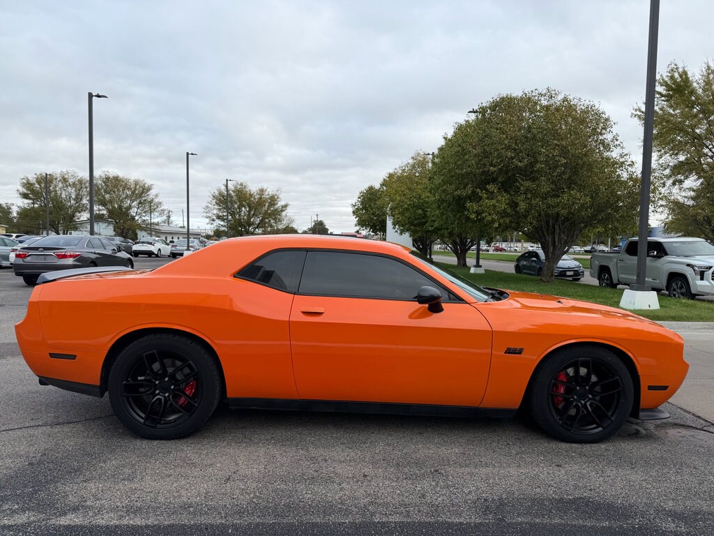 2014 Dodge Challenger SRT8 Core photo 2
