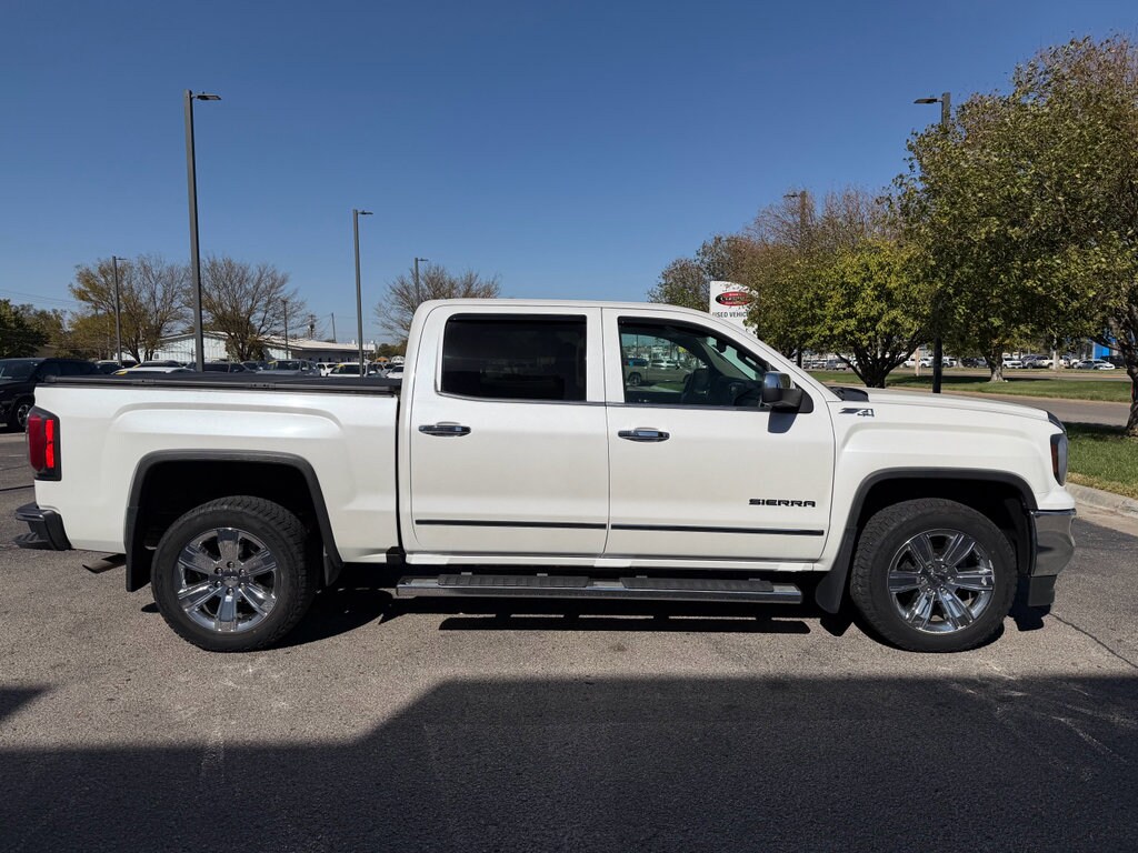 2017 Gmc Sierra 1500 SLT photo 2