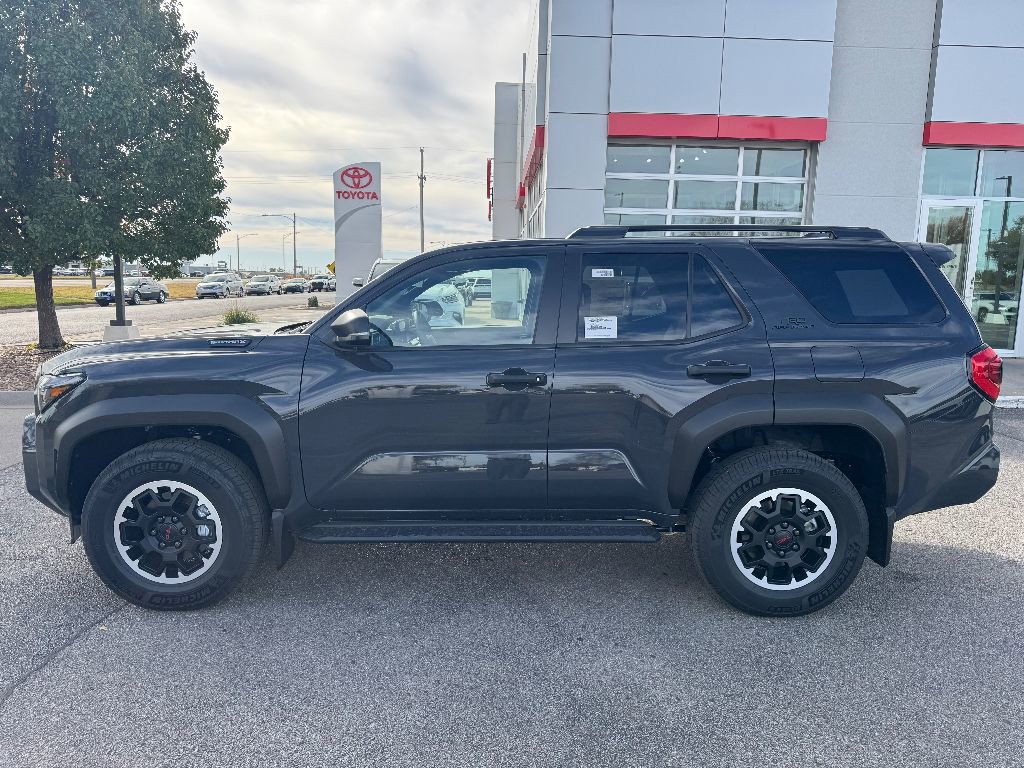 2025 Toyota 4Runner TRD Off-Road photo 2