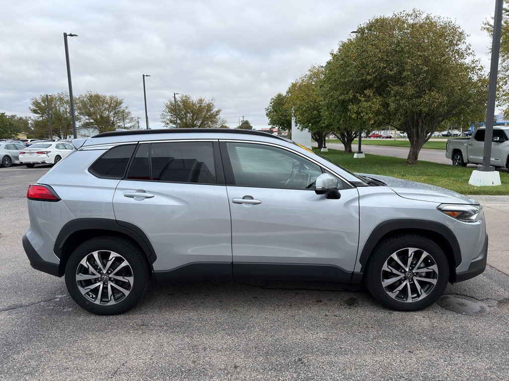 Used 2024 Toyota Corolla Cross XLE SUV