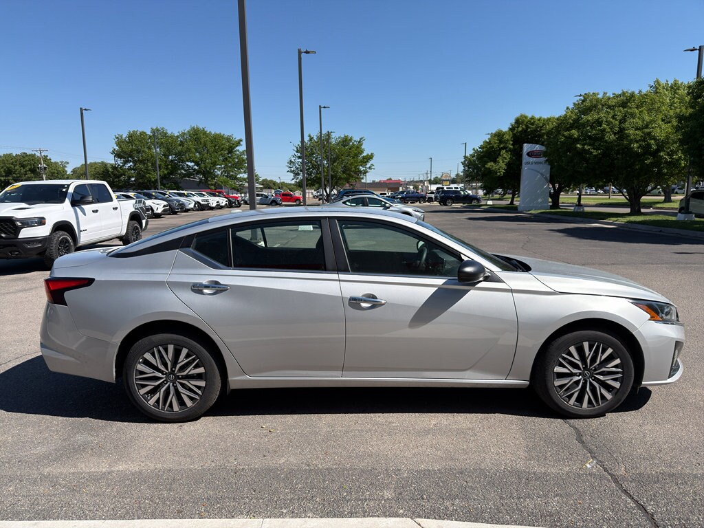 Used 2025 Nissan Altima SV Sedan