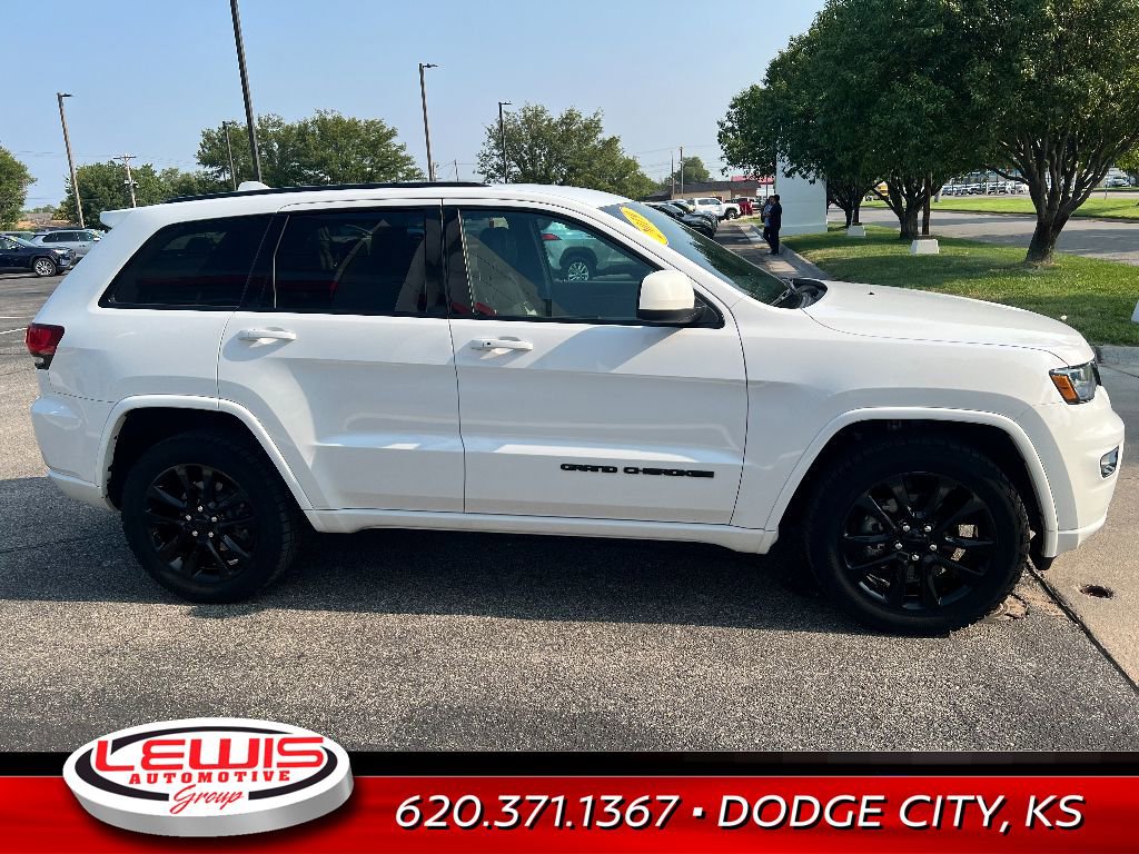 Used 2019 Jeep Grand Cherokee Altitude with VIN 1C4RJFAG5KC695113 for sale in Dodge City, KS