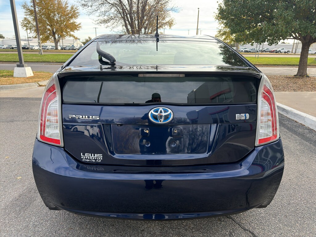 2015 Toyota Prius photo 4