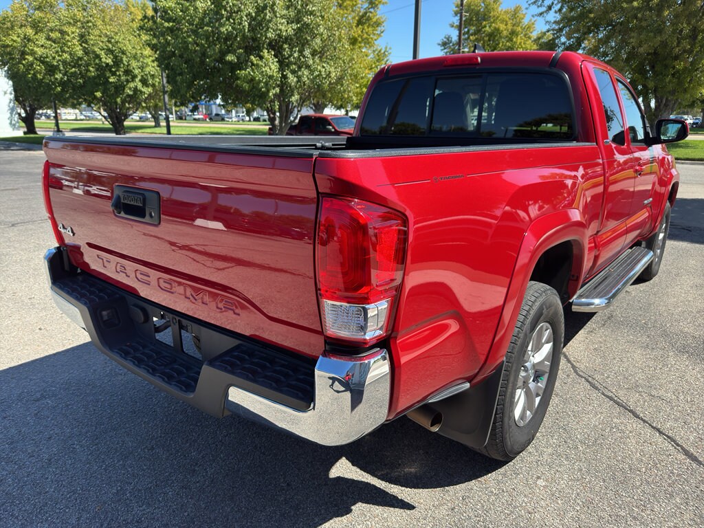 2016 Toyota Tacoma SR5 photo 3