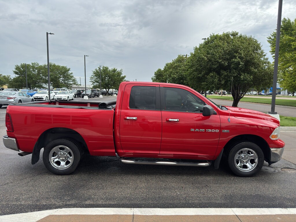 2011 Ram 1500 SLT photo 2