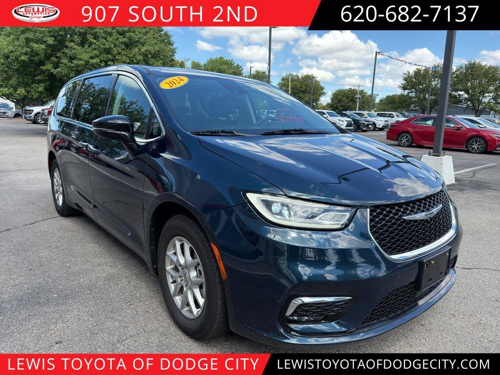 Used 2024 Chrysler Pacifica Touring L Van Passenger Van