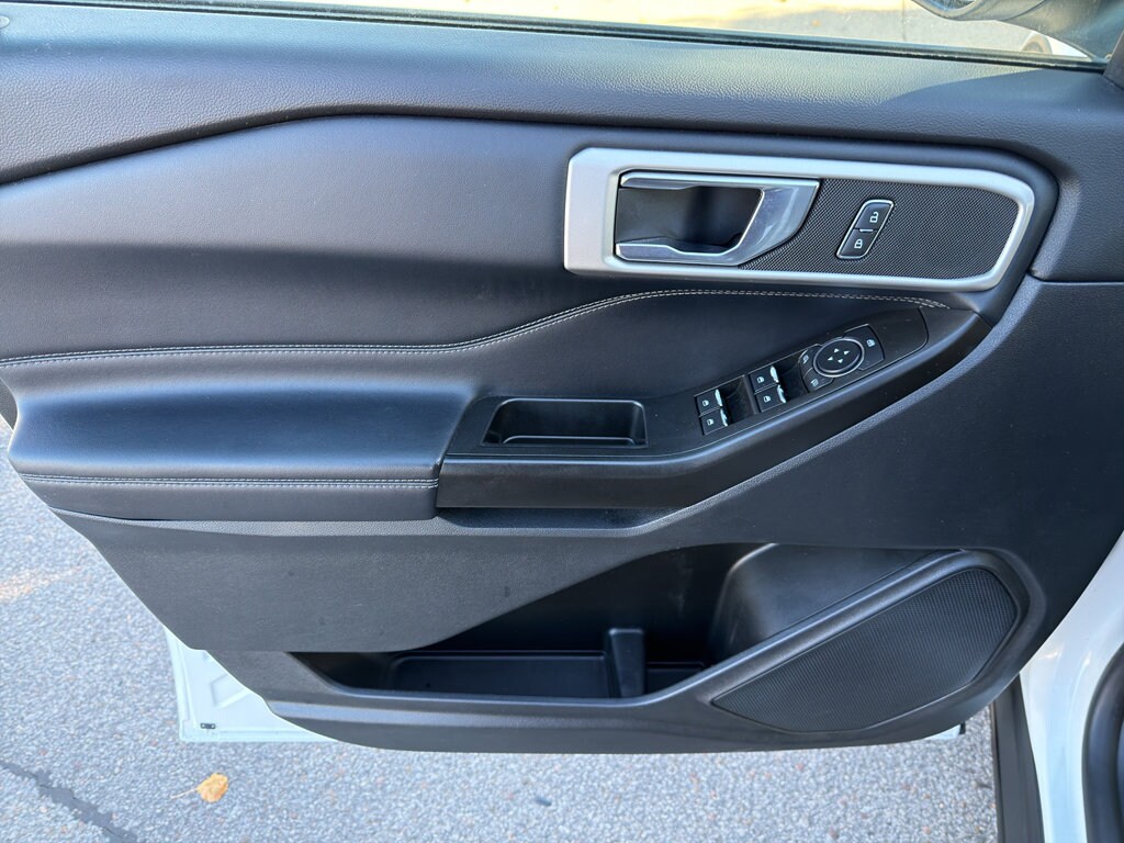 2020 Ford Explorer XLT photo 4