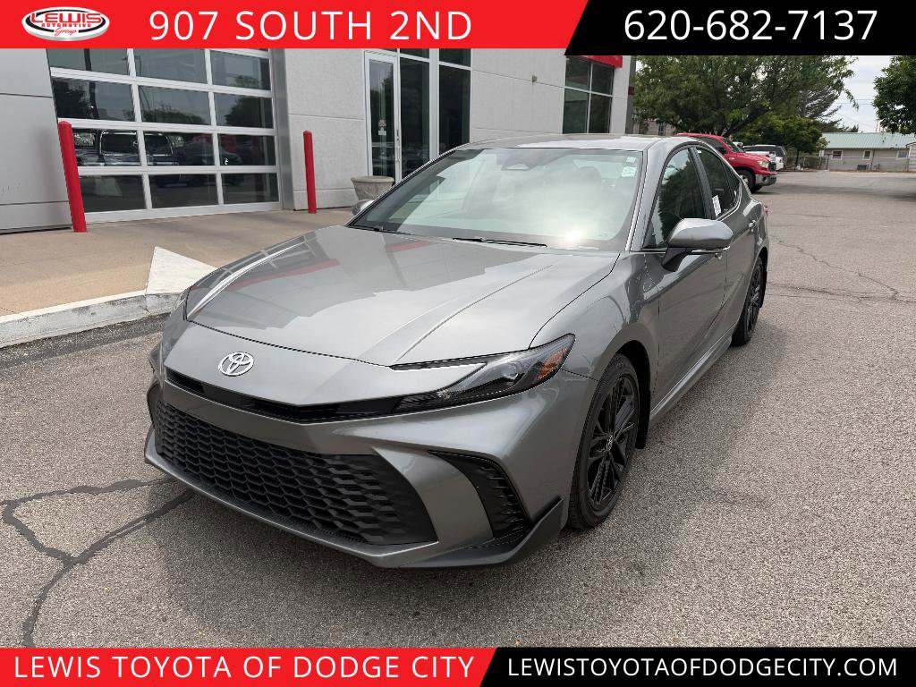 2026 Toyota Camry SE Hybrid's photo