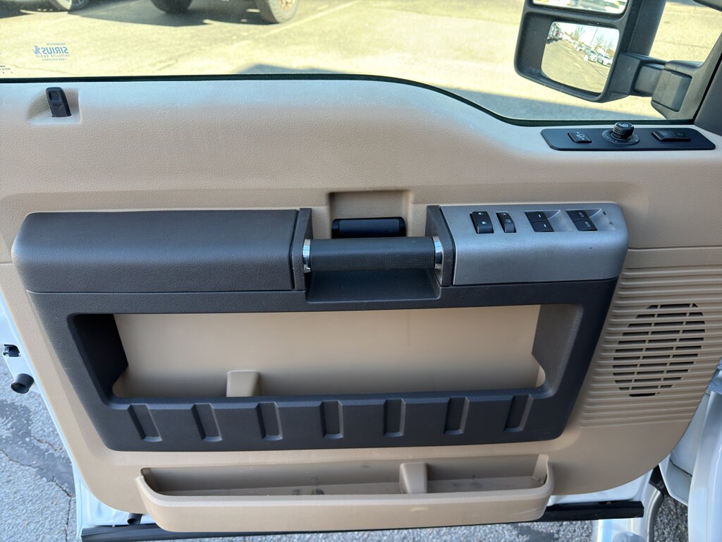 2013 Ford F-250 Lariat photo 3