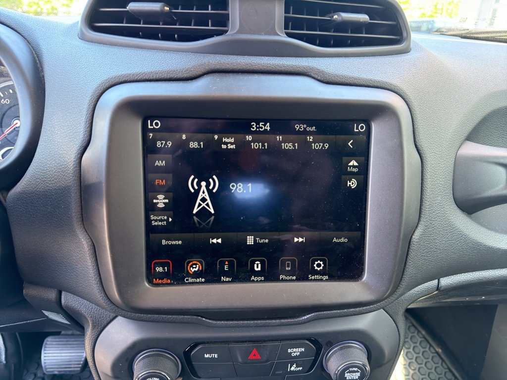 2023 Jeep Renegade Latitude - Photo 12