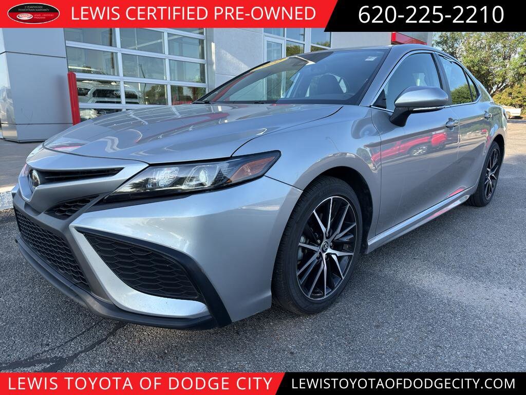 Used 2022 Toyota Camry SE Sedan