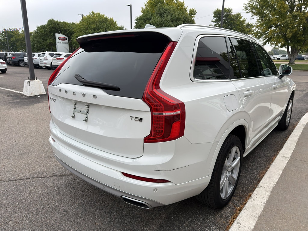Used 2021 Volvo XC90 Momentum SUV
