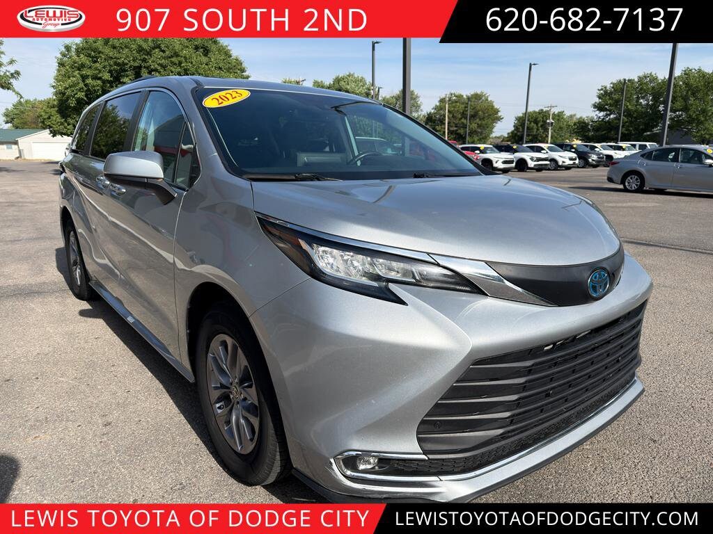 Used 2023 Toyota Sienna XLE Van Passenger Van