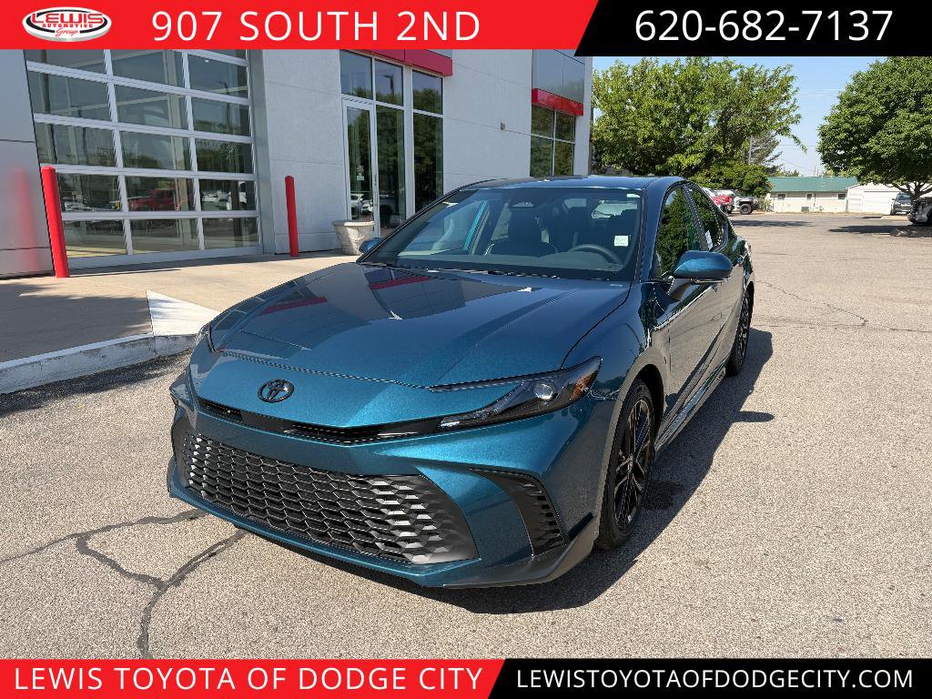 2026 Toyota Camry SE Hybrid's photo