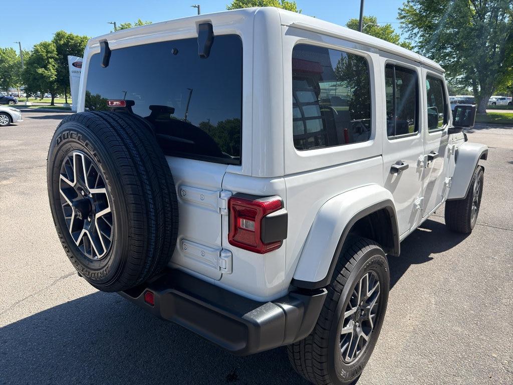 Used 2025 Jeep Wrangler Sahara SUV