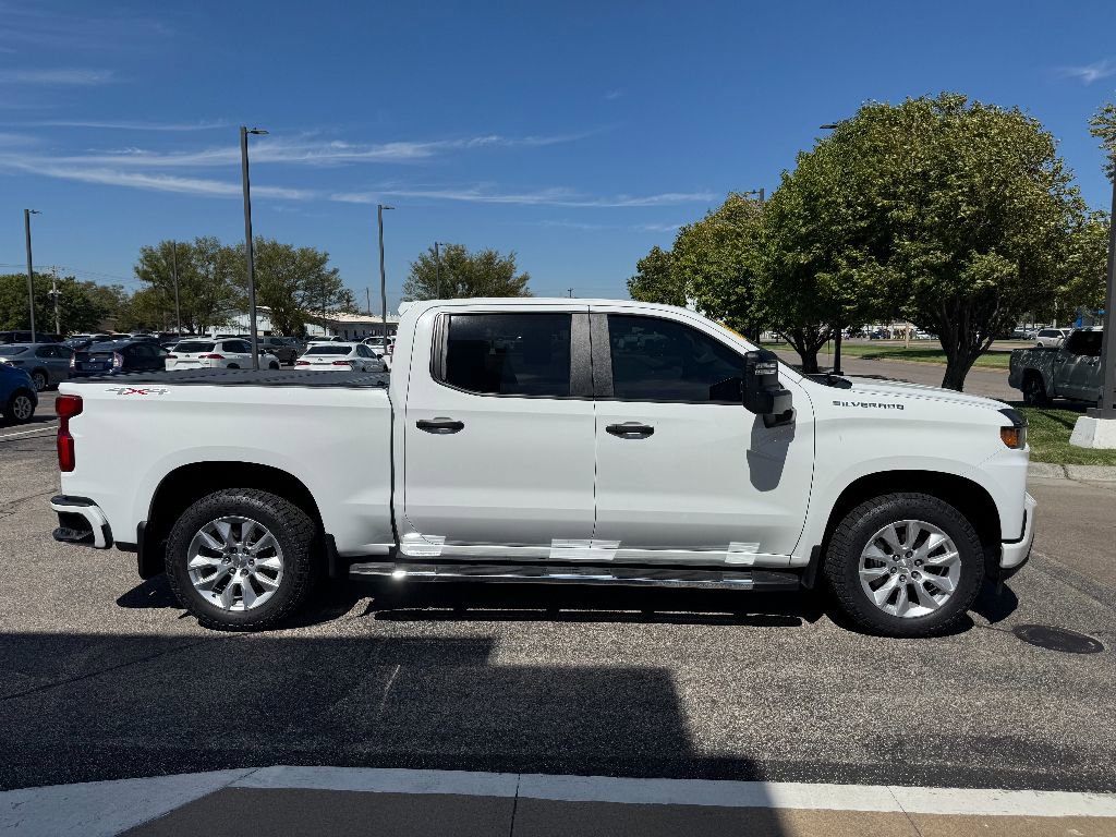 2021 Chevrolet Silverado 1500 Custom photo 2