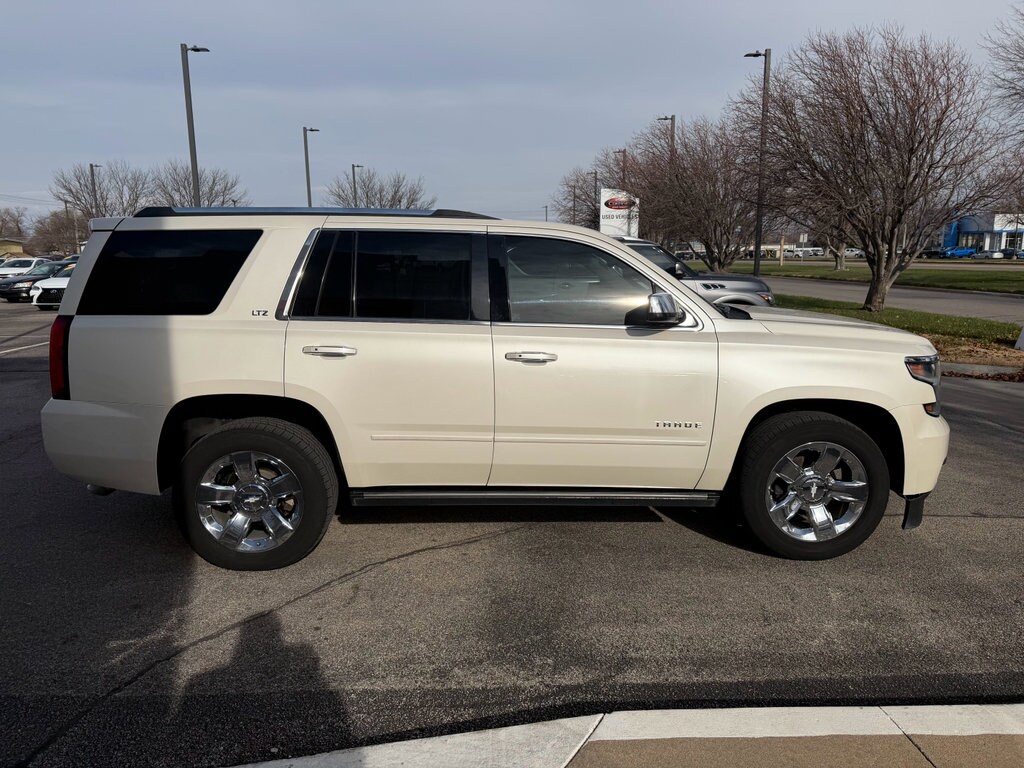 2015 Chevrolet Tahoe LTZ photo 2