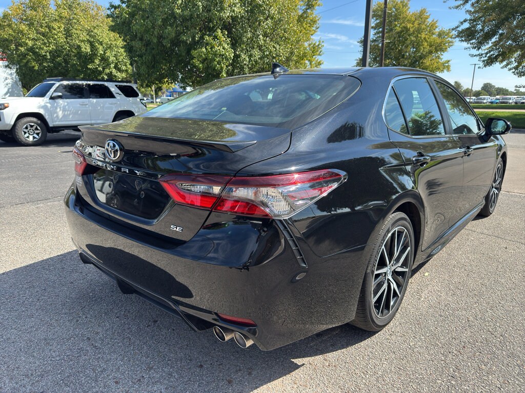 2023 Toyota Camry SE photo 2