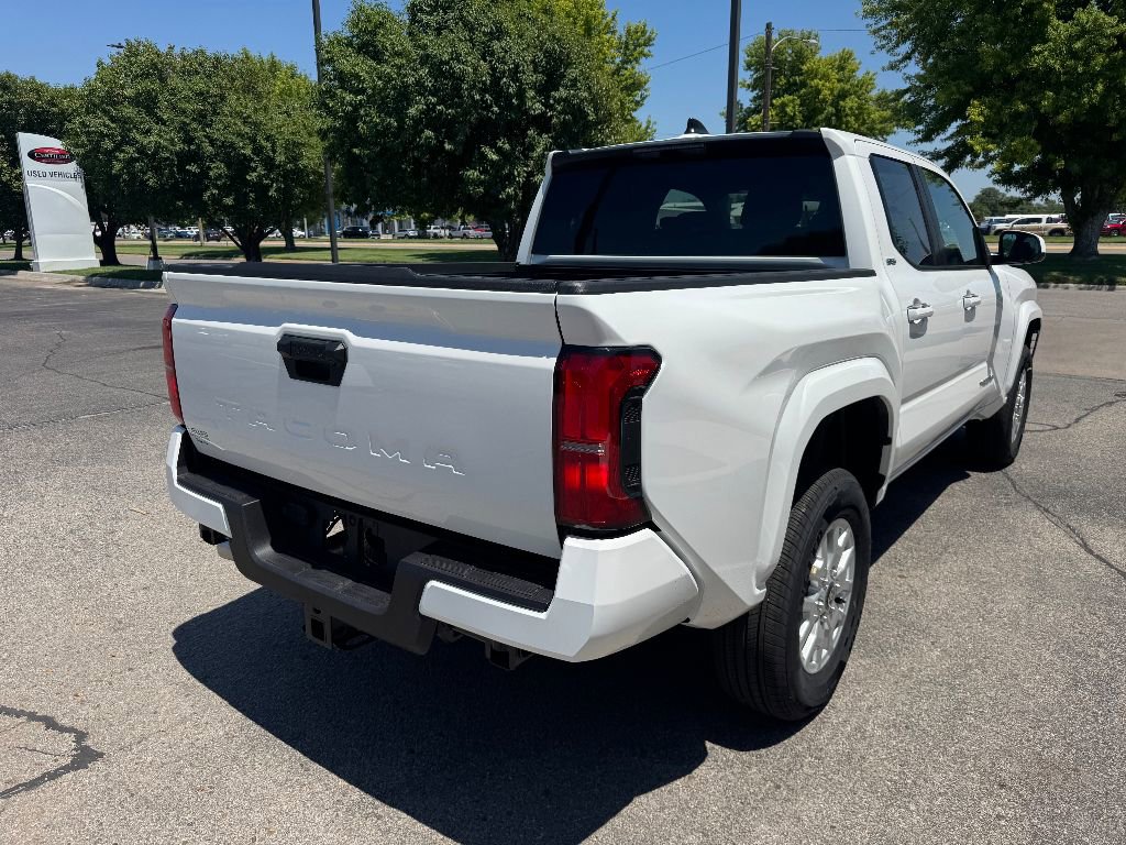 2025 Toyota Tacoma SR5 photo 3