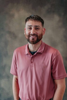 Staff member Leo Hernandez from ID_5c5b46