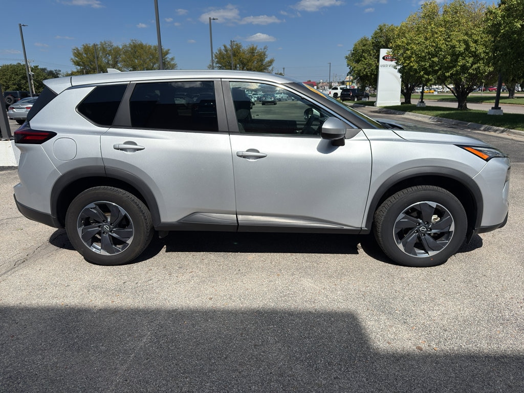 Used 2024 Nissan Rogue SV SUV