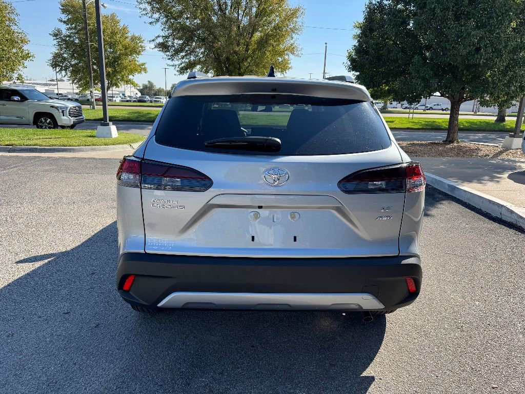 2026 Toyota Corolla Cross LE photo 4