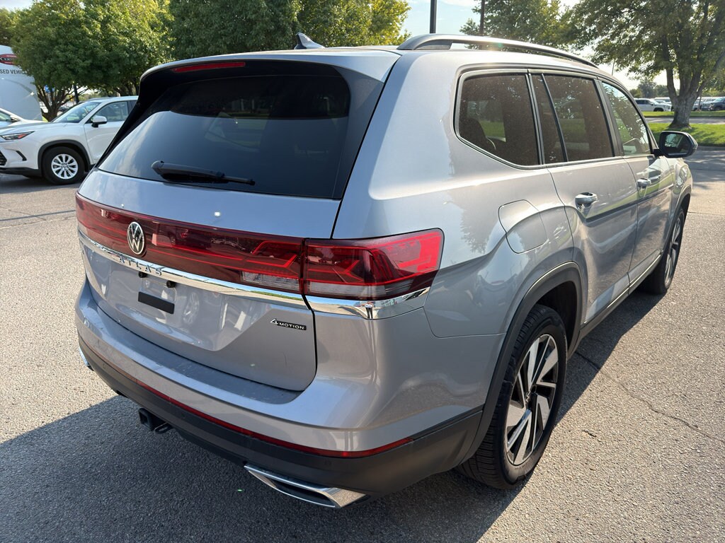 Used 2025 Volkswagen Atlas 2.0T SE w/Technology SUV