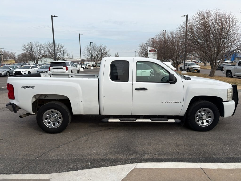 Used 2007 Chevrolet Silverado 1500 LT w/1LT Truck Extended Cab