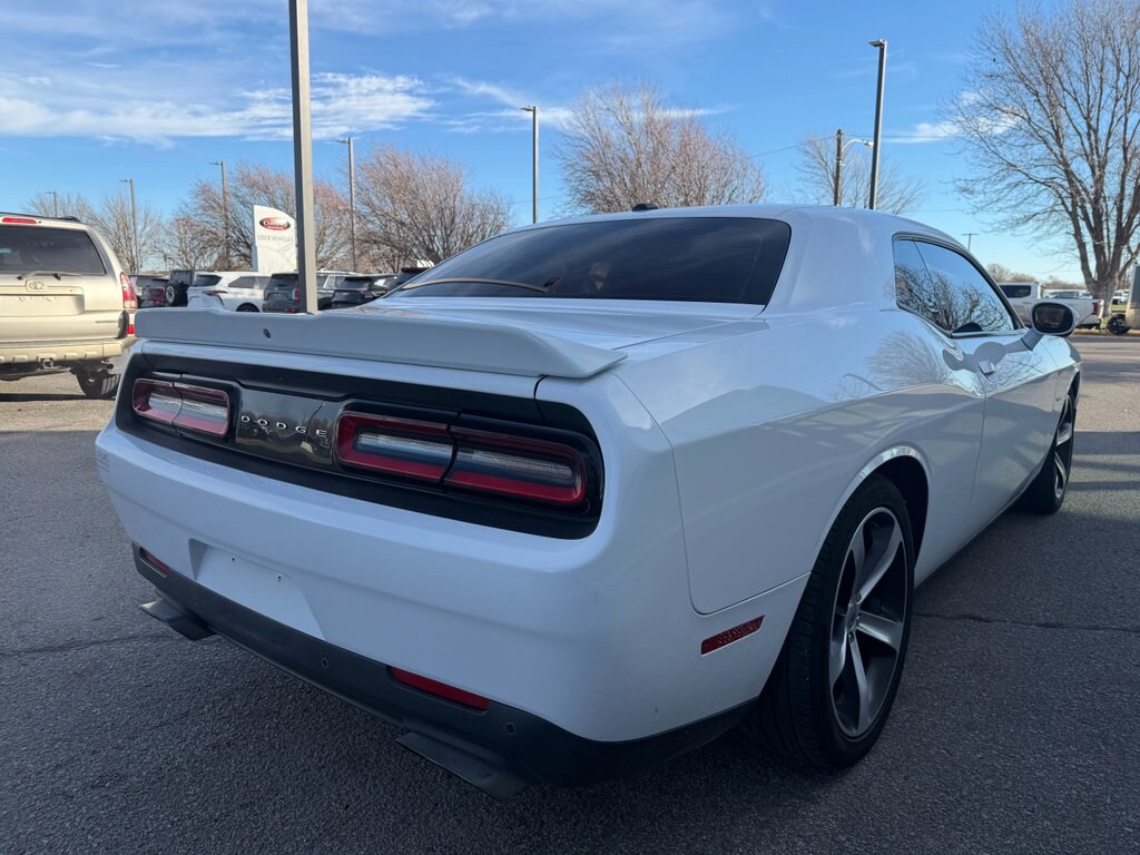 2019 Dodge Challenger R/T photo 3
