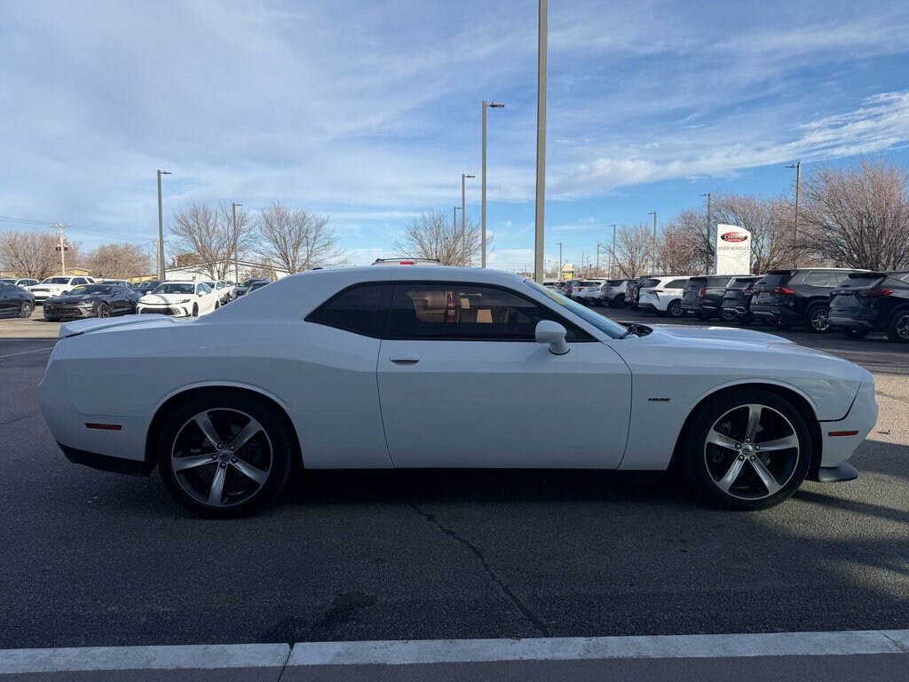 2019 Dodge Challenger R/T photo 2